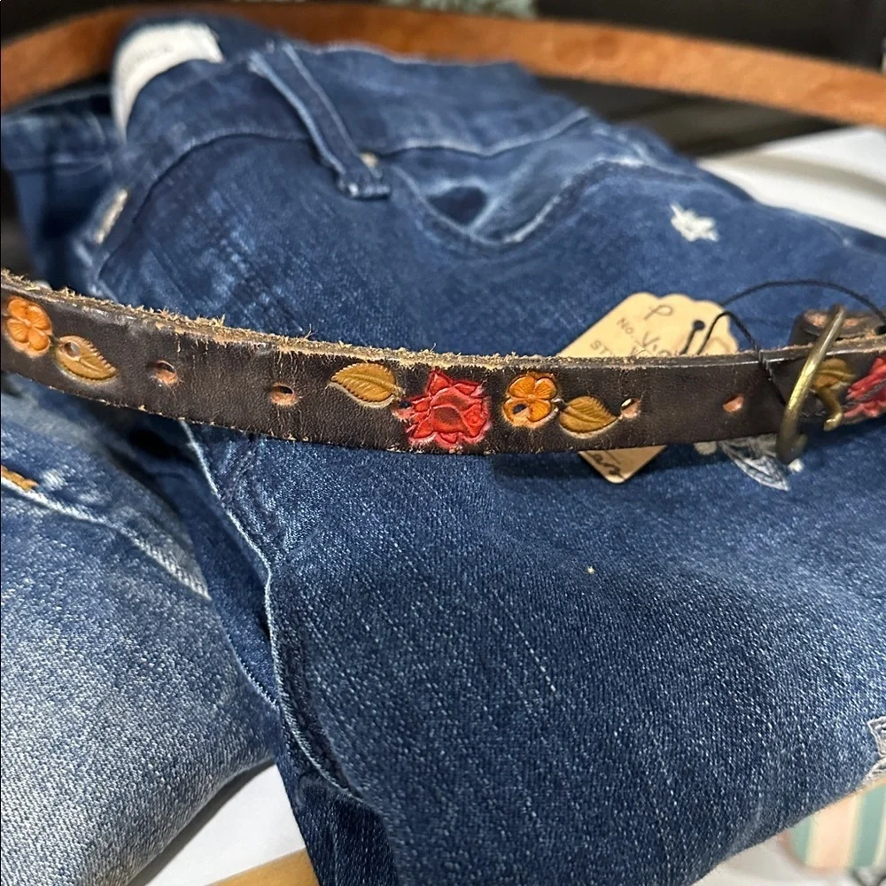 Vintage Hand-Tooled Leather Floral Belt – 40” Western Boho